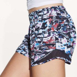lululemon Hotty Hot Short 4" - Culture Clash Multi